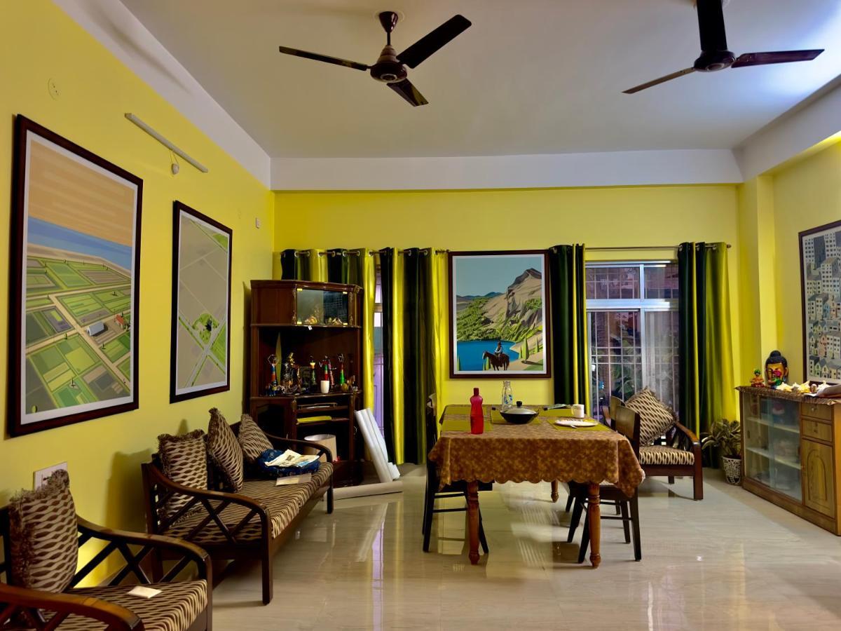 Three Little Birds Homestay Guwahati Dış mekan fotoğraf