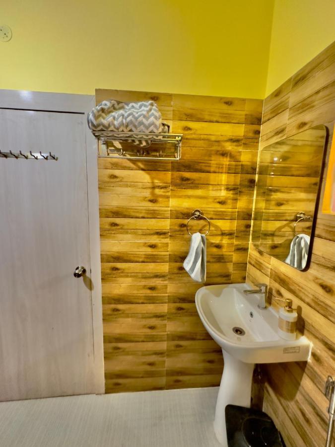 Three Little Birds Homestay Guwahati Dış mekan fotoğraf