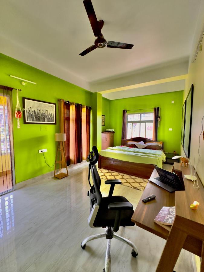 Three Little Birds Homestay Guwahati Dış mekan fotoğraf