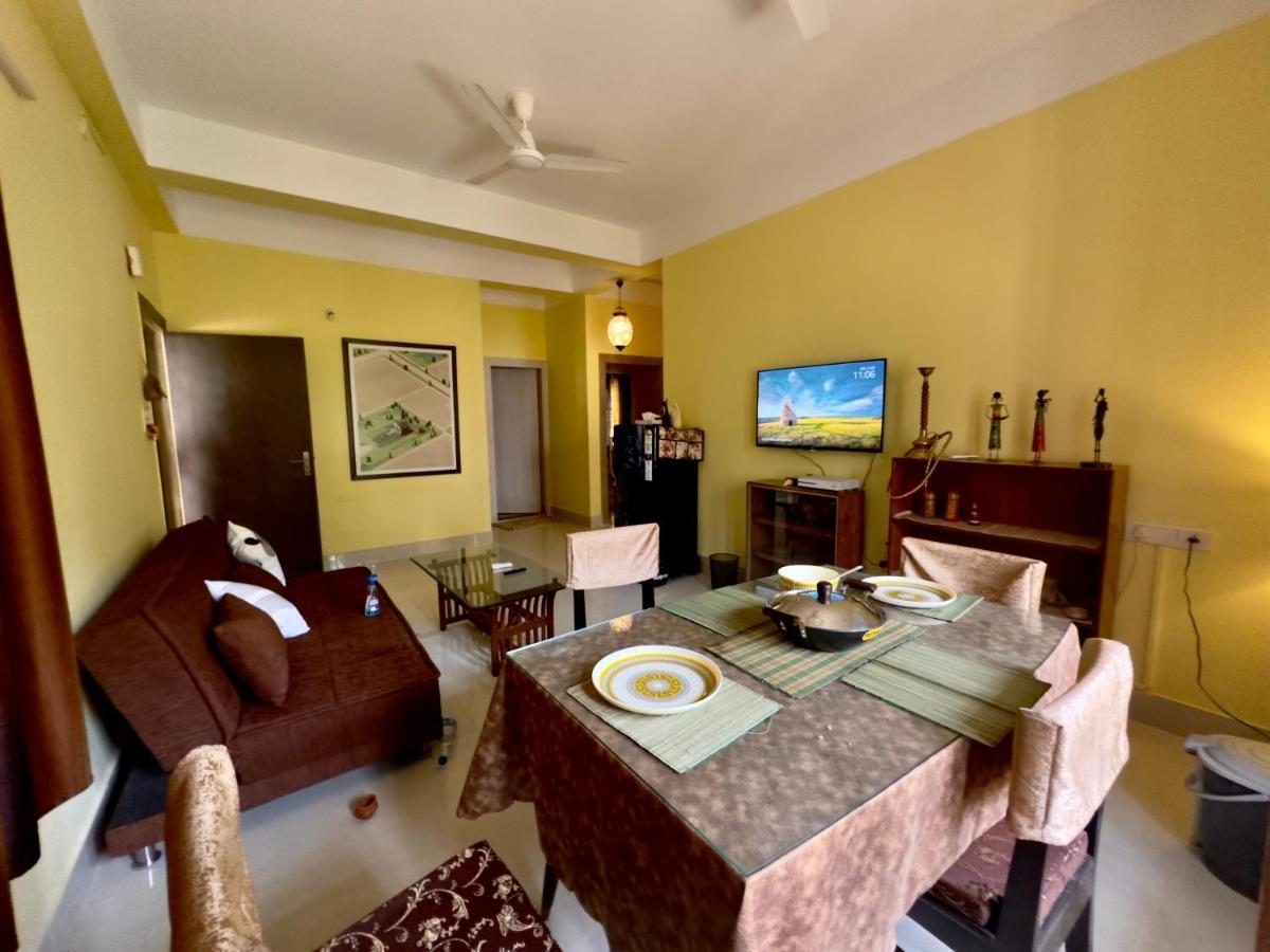 Three Little Birds Homestay Guwahati Dış mekan fotoğraf