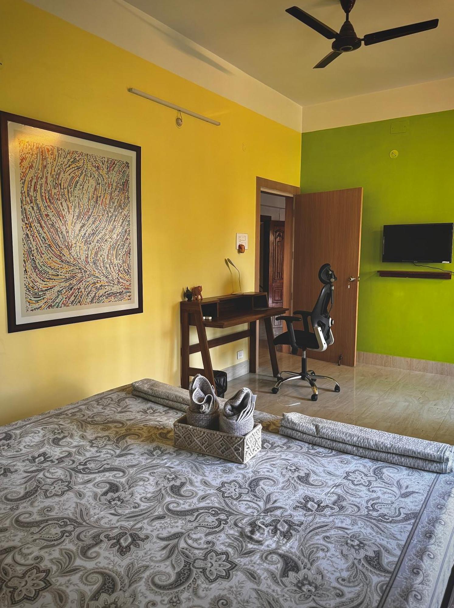 Three Little Birds Homestay Guwahati Dış mekan fotoğraf